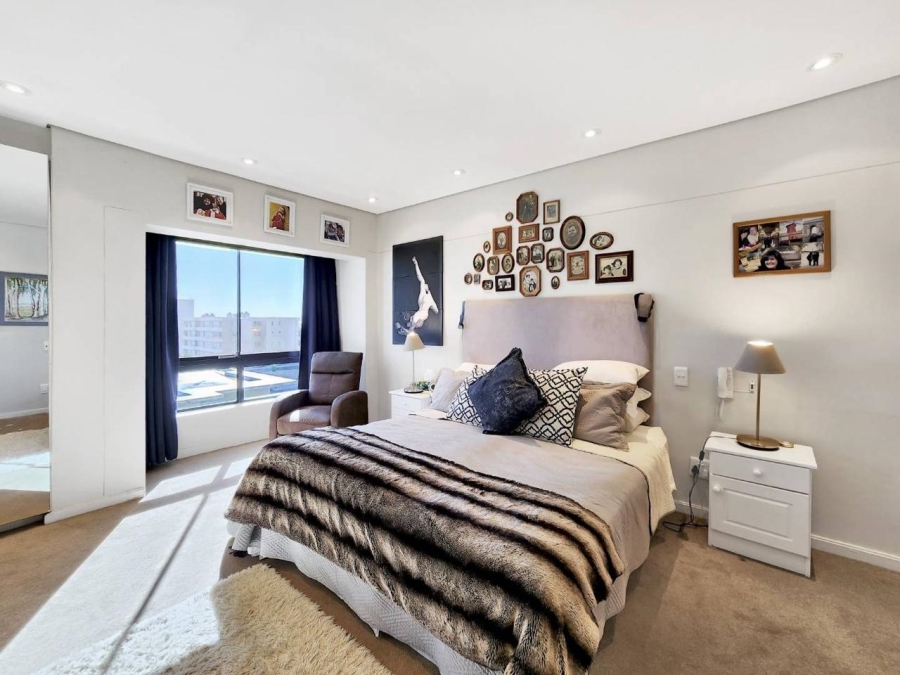 To Let 4 Bedroom Property for Rent in Sea Point Western Cape